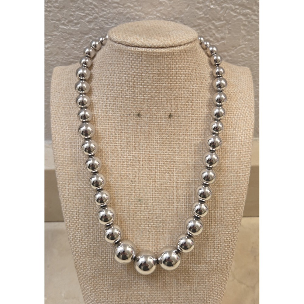 Vintage Chunky Monet Silver Graduated Ball Necklace 16.5" Signed